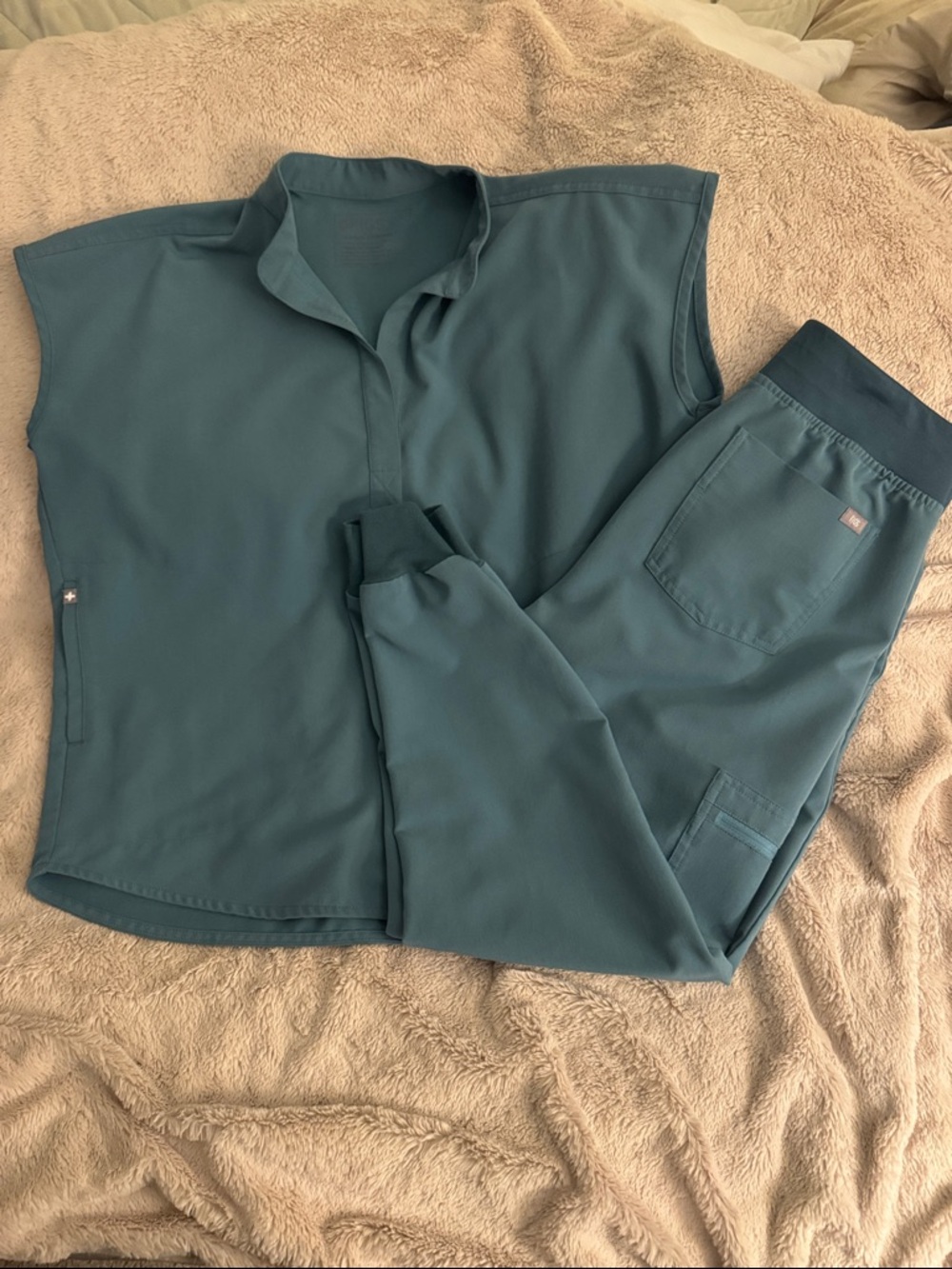 Women’s Figs Scrub Set